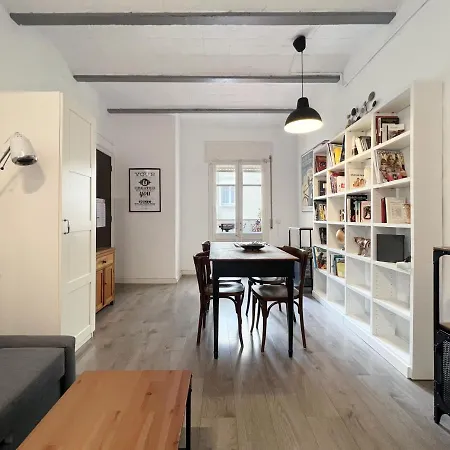 U-nique Legalitat Apartment